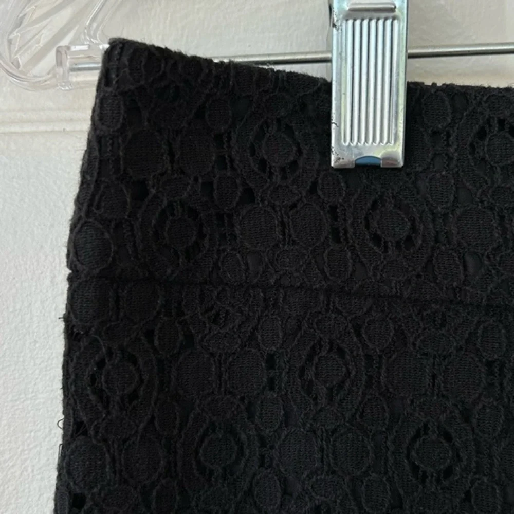 Banana Republic Eyelet Style‎ Pencil Skirt Lined Size 4